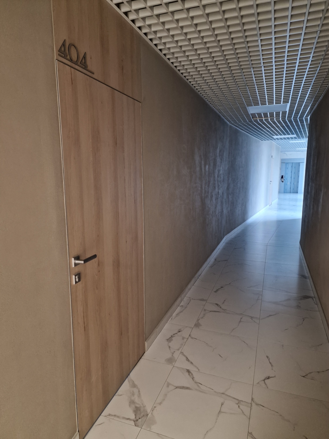 OFFICE / COMMERCIAL SPACE FOR RENT! 40 m²! NEXT TO FORUM SHOPPING CENTER!