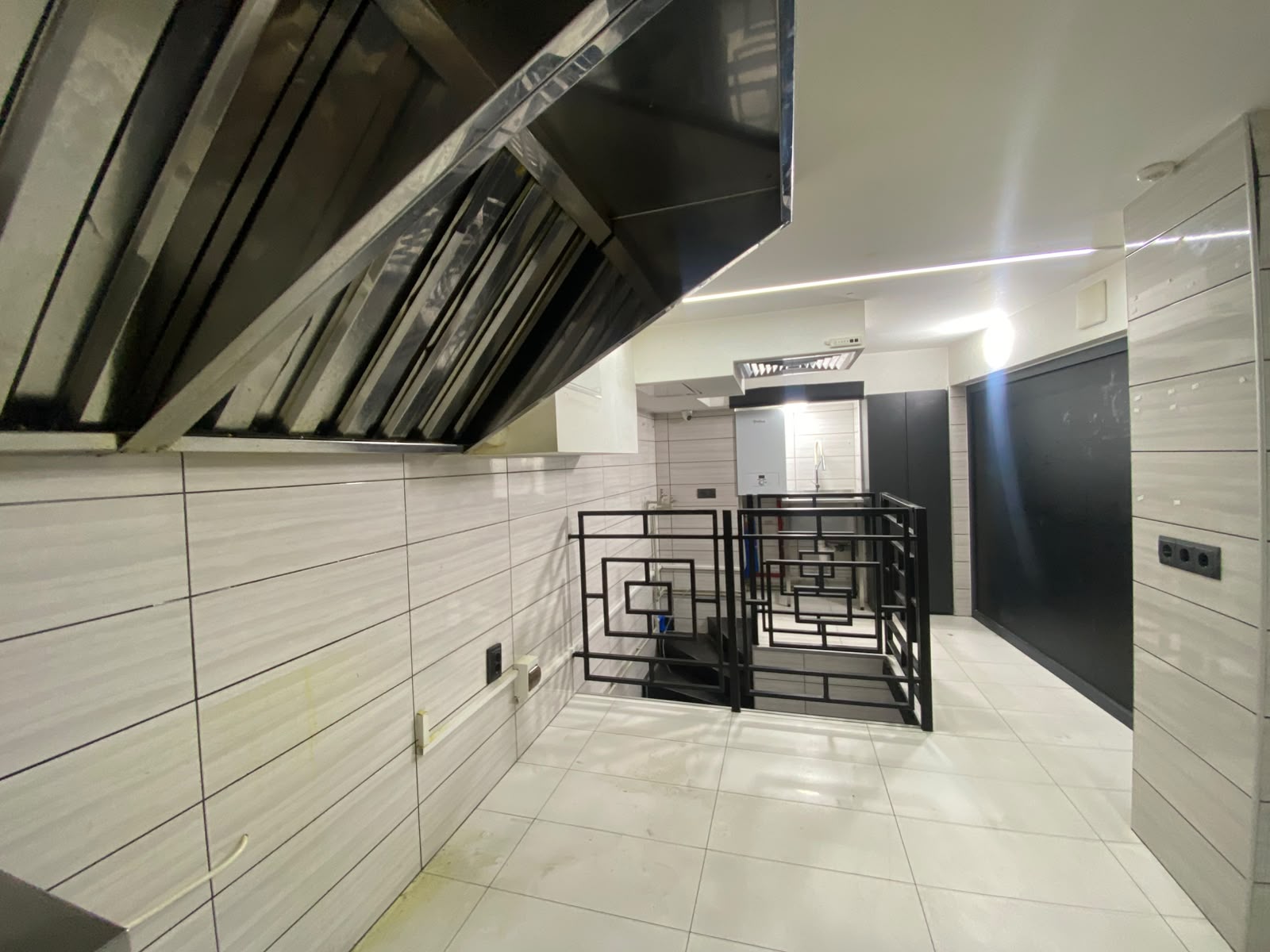 FOR RENT! 70 m² commercial premises! Industrial ventilation!