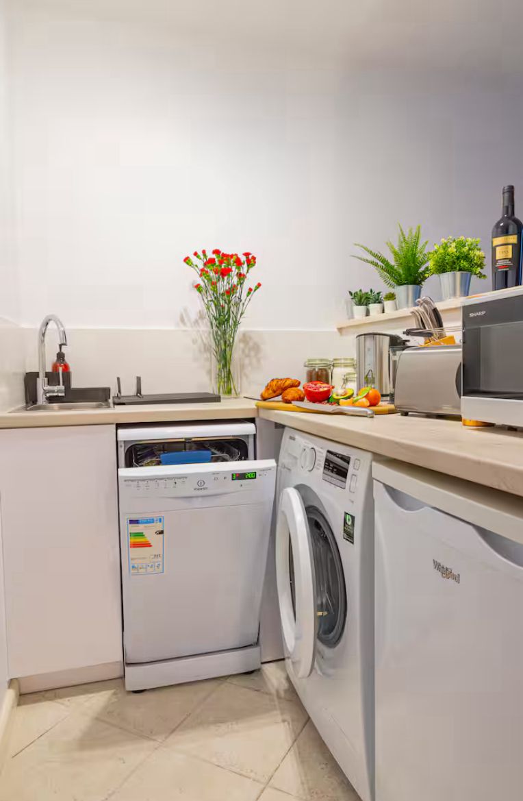 For Sale! 2-Room Apartment – Jana Pawła II Avenue / Grzybowska Street, Warsaw