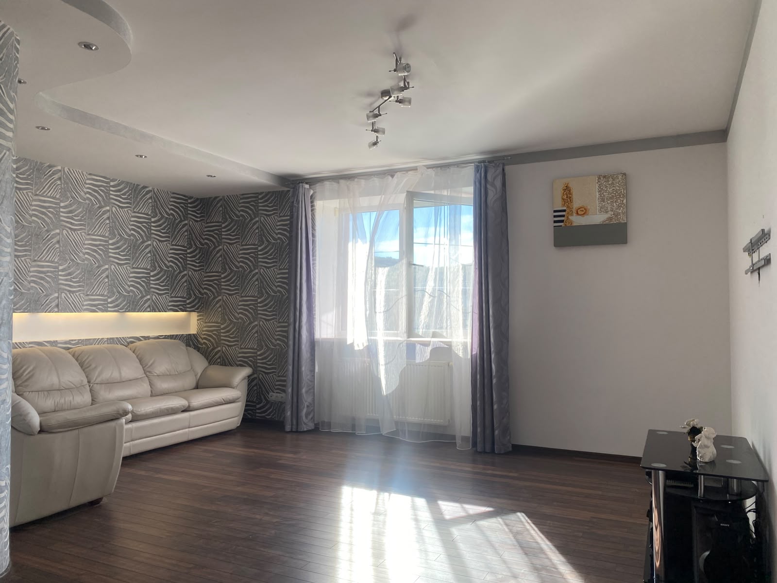 FOR SALE! 3-room apartment, 87 m², Vynnyky! Vynna Hora Street!